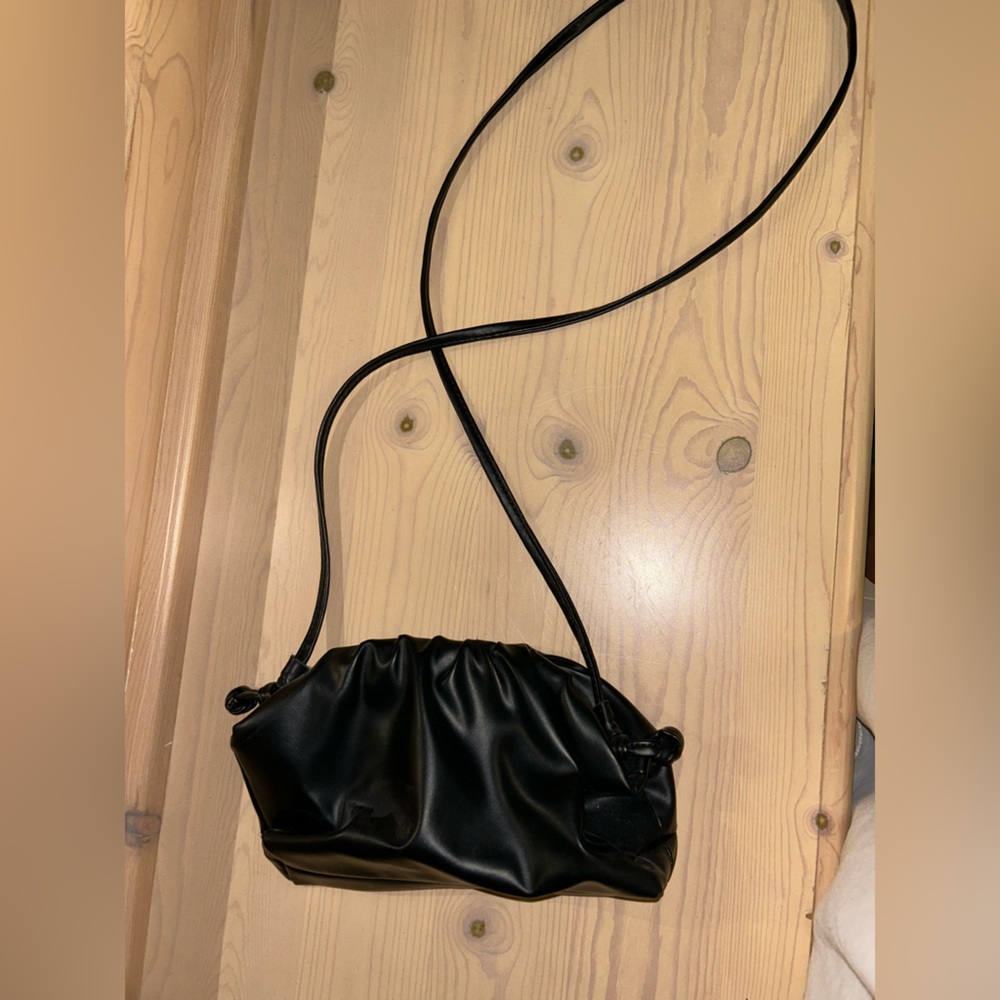 Elegant Black Drawstring Women's Bag